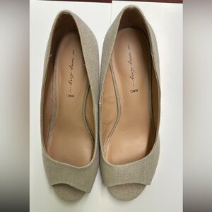 In Every Story women’s wedges. Size 12 Wide